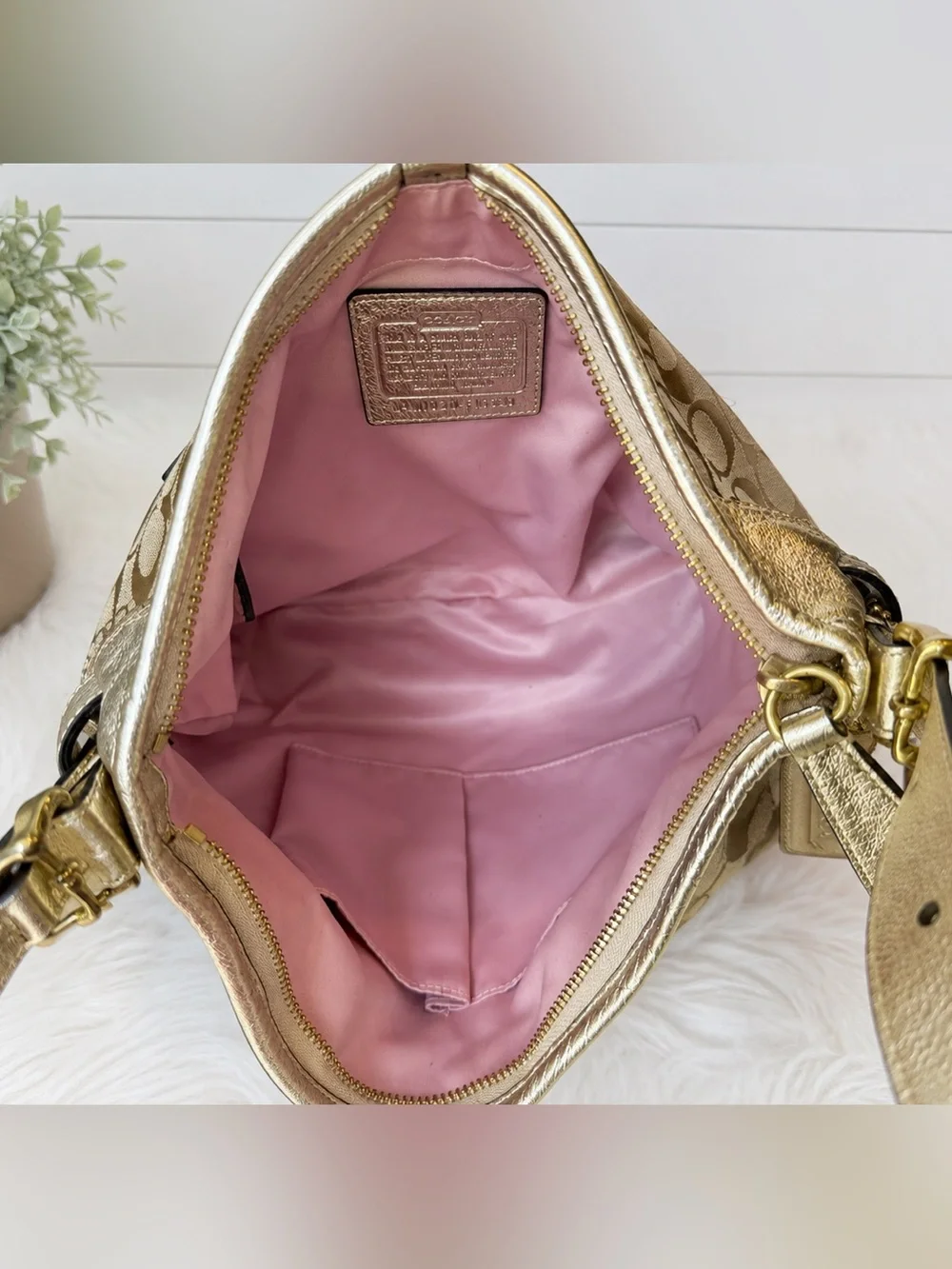 COACH Signature Floral Appliqué Hobo Bag Gold Tan Y2K